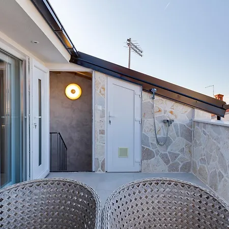 Apartament Luka *