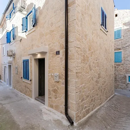 Apartament Luka Kali